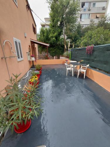 Sunshower apartment and studio 2