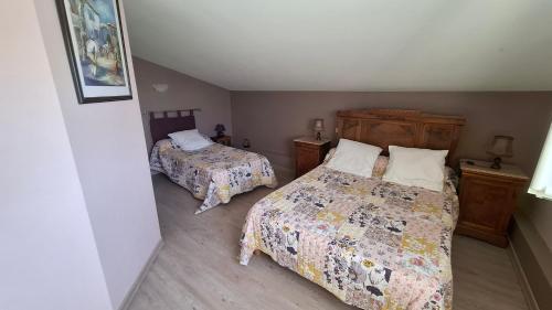 2 bedrooms, 5 beds