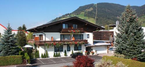 Comfort Hotel Garni Landhaus Gitti - Hôtel - Zell am See