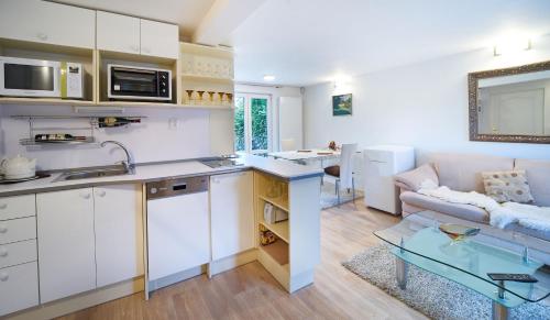 Bluestars Apartments