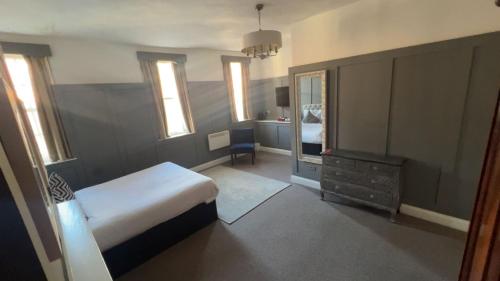 1 queen bed