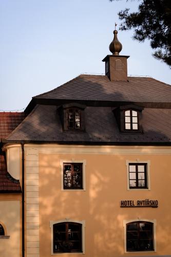 . Hotel Rytířsko