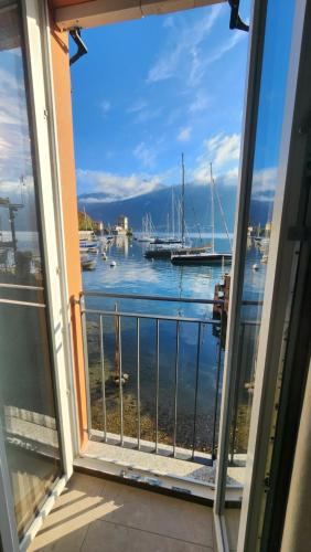 Bellagio Lakeside Luxury Apartment