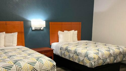 2 double beds