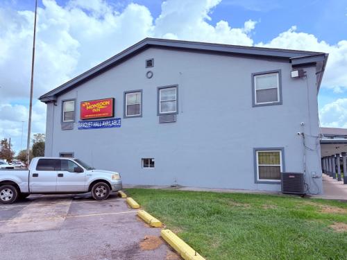 Midtown Inn Beaumont TX near I-10