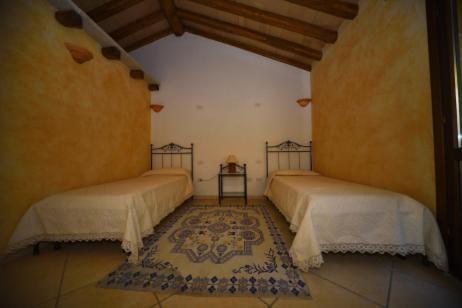 3 twin beds