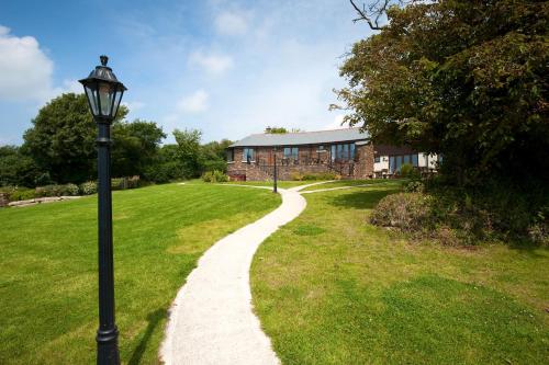 Green Acres Cottages - image 8