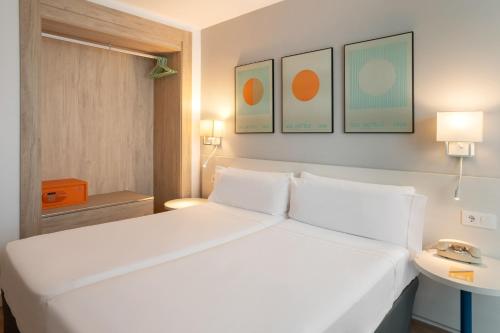 2 twin beds