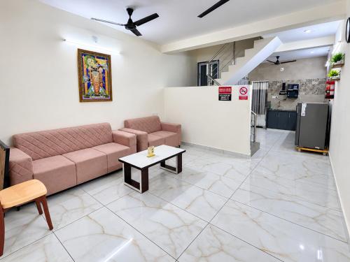 Shiv HomeStay - Peaceful & Comfort Stay Nr Dwarka