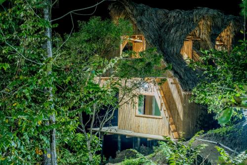 A szálláshely kívülről, Vista Verde Lodge in Lanquin