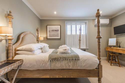 The Railway Hotel by Barefoot Retreats 2