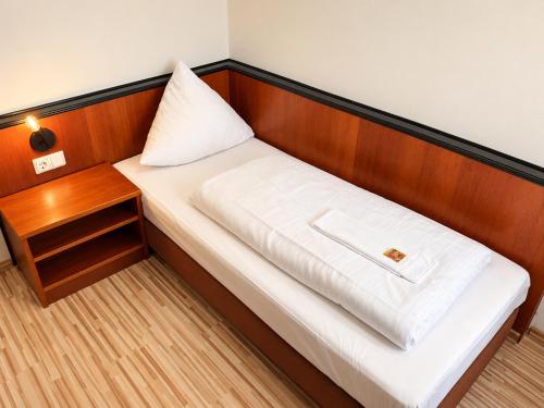 1 twin bed