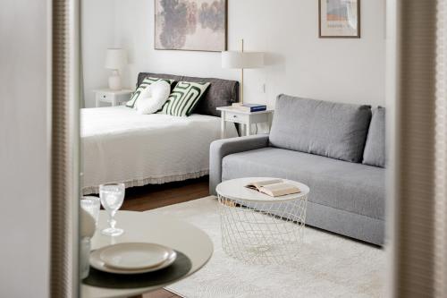 Amazing Vilnius City Center Apartment with Garden-View Balcony 3