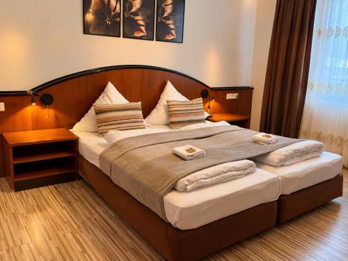 2 twin beds