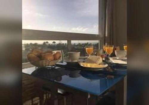 5 min walk from Yumbo! 417 5