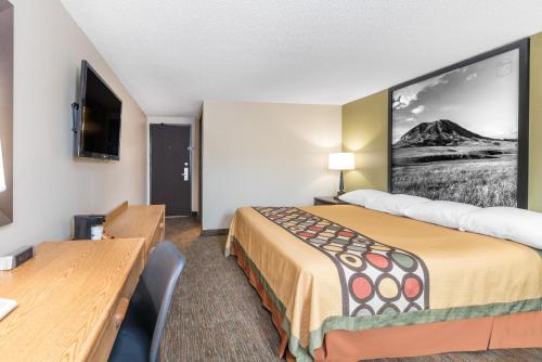 Super 8 By Wyndham Pierre Sd in Pierre (SD)