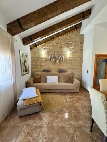 CRISBERT , casa con piscina y zona infantil privada
