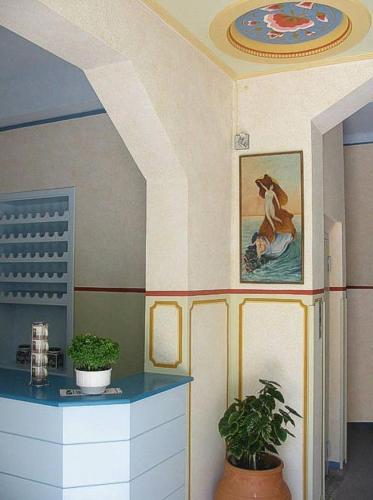 Orfeas Hotel - image 3