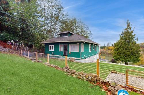 Summit Lookout Bungalow