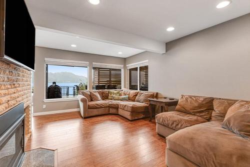 Summit Lake Getaway