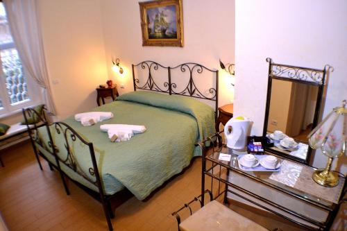 Tucci's Roma Guest House - image 8