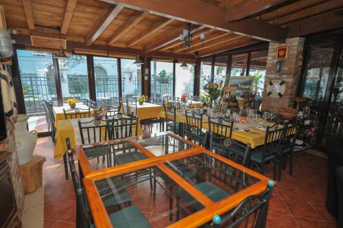Hotel Oaza - image 9
