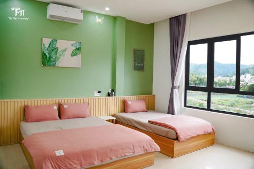 1 queen bed, 1 twin bed