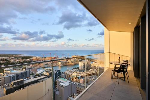 Elegant One-Bedroom Apartment with Sea Views 2