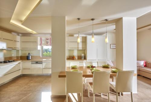 Kitchen, Villa EverGreen in Iraklio