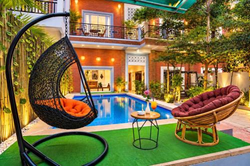 7 bedrooms, 11 beds