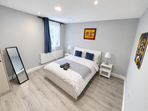 Spacious 2-Bedroom Flat in London - F3 2