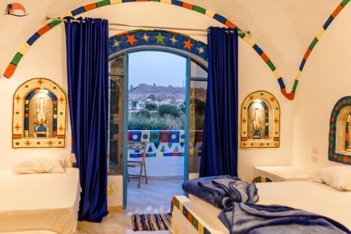 3 twin beds