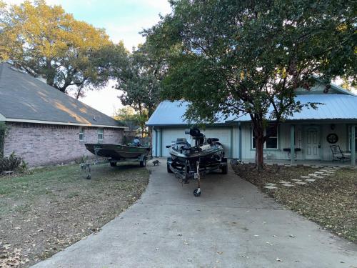 Sunset Room Private Bath Near Lake Tawakoni Pier Park