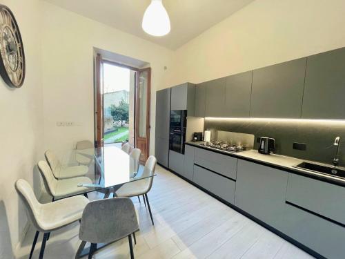 Savoia Apartment - 4BR Spazioso con Giardino