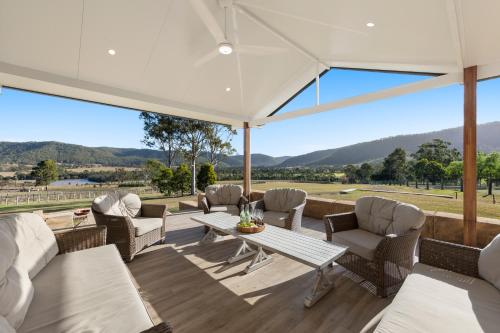 . HighGrove Lodge, Luxury Hunter Valley Accommodation