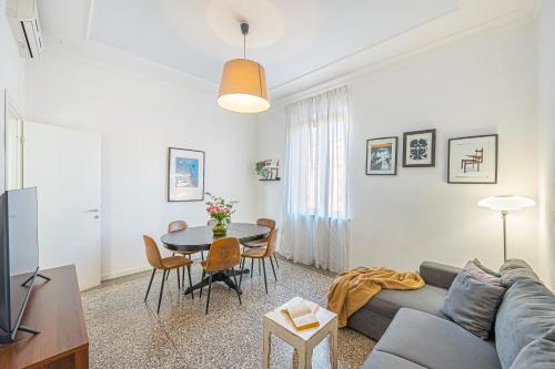 Piazza Capponi Apartment