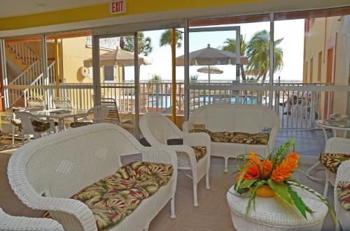 Page Terrace Beachfront Hotel 4