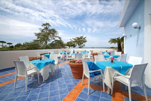 Iris Hotel - image 12