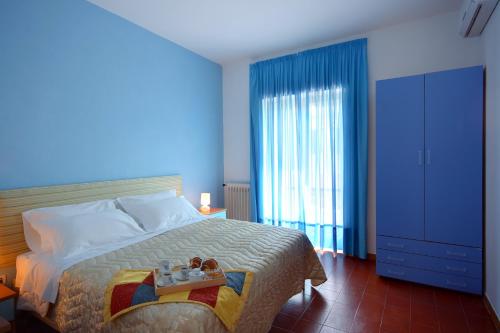 Iris Hotel - image 5