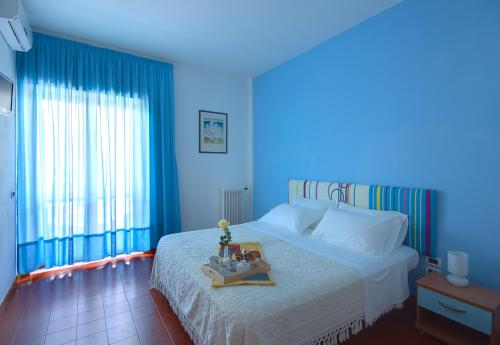 Iris Hotel - image 4