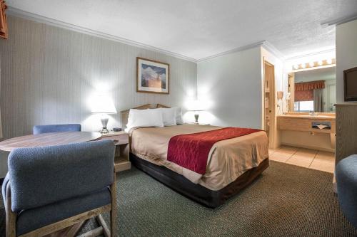 Rodeway Inn & Suites Pronghorn Lodge Lander
