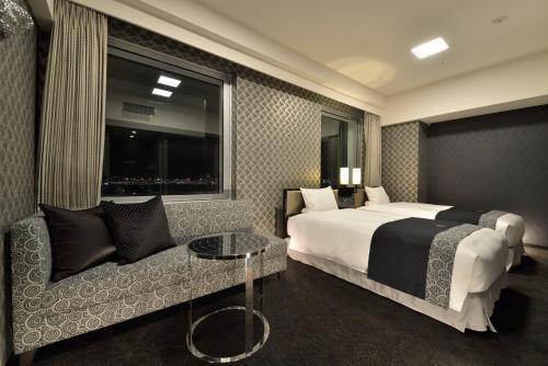 Premium Deluxe Twin Room with Complimentary Breakfast