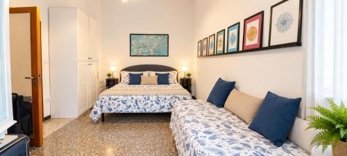 Est 25 Lodging in Genoa