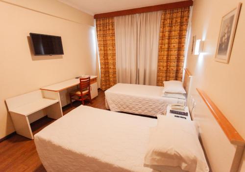 2 twin beds