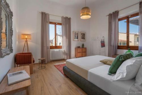Bright, Quiet Florentine Home Panoramic Terrace