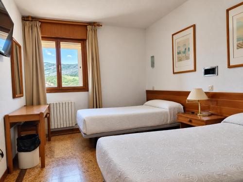 4 twin beds