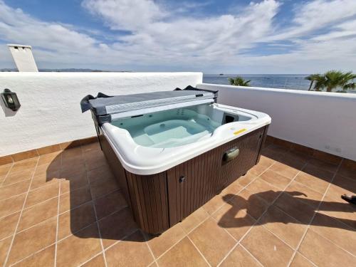 2 bedrooms, 4 beds