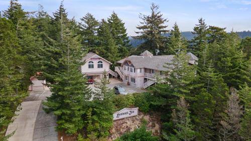 The Landmark Inn