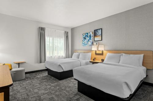 2 queen beds