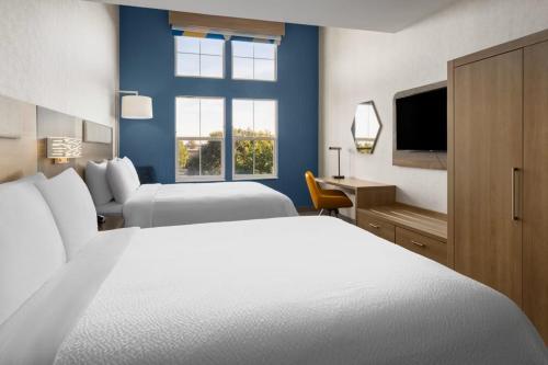 Holiday Inn Express Hotel & Suites Manteca by IHG